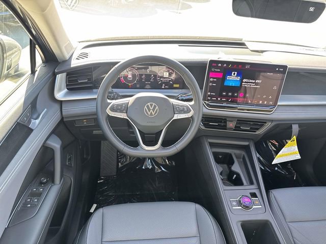 New 2026 Volkswagen Tiguan SE FWD image 8