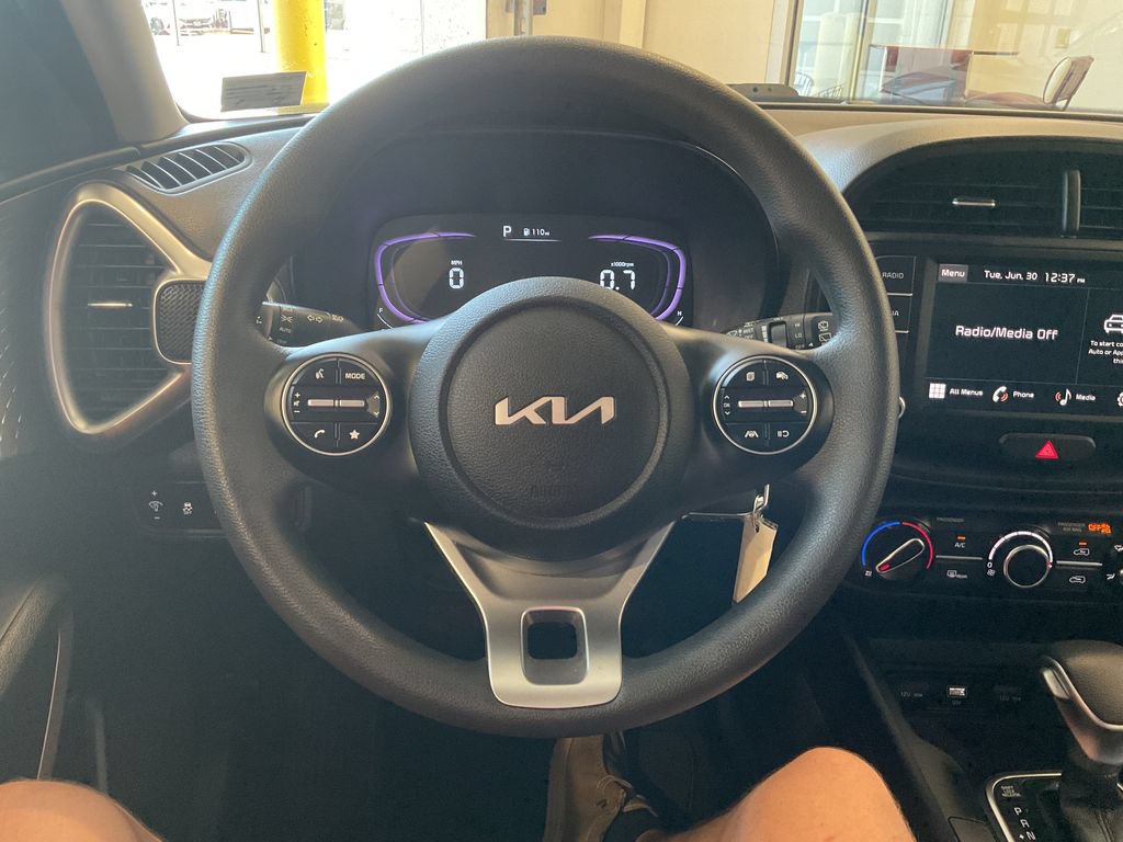 Used 2025 Kia Soul LX FWD image 19