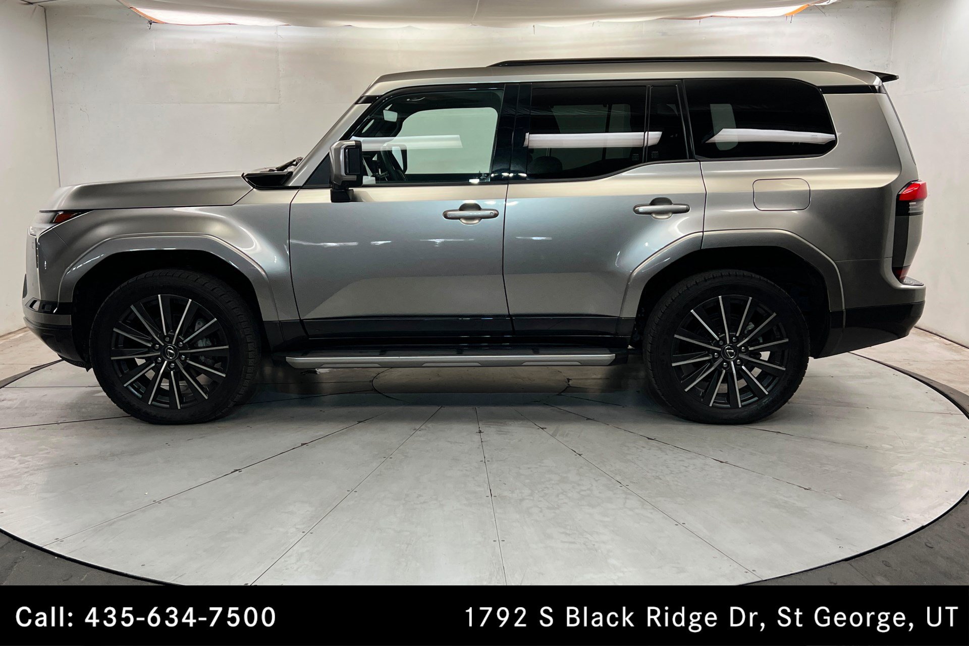 Used 2024 Lexus GX 550 w/ Accessory Package (Z1) AWD/4WD image 2