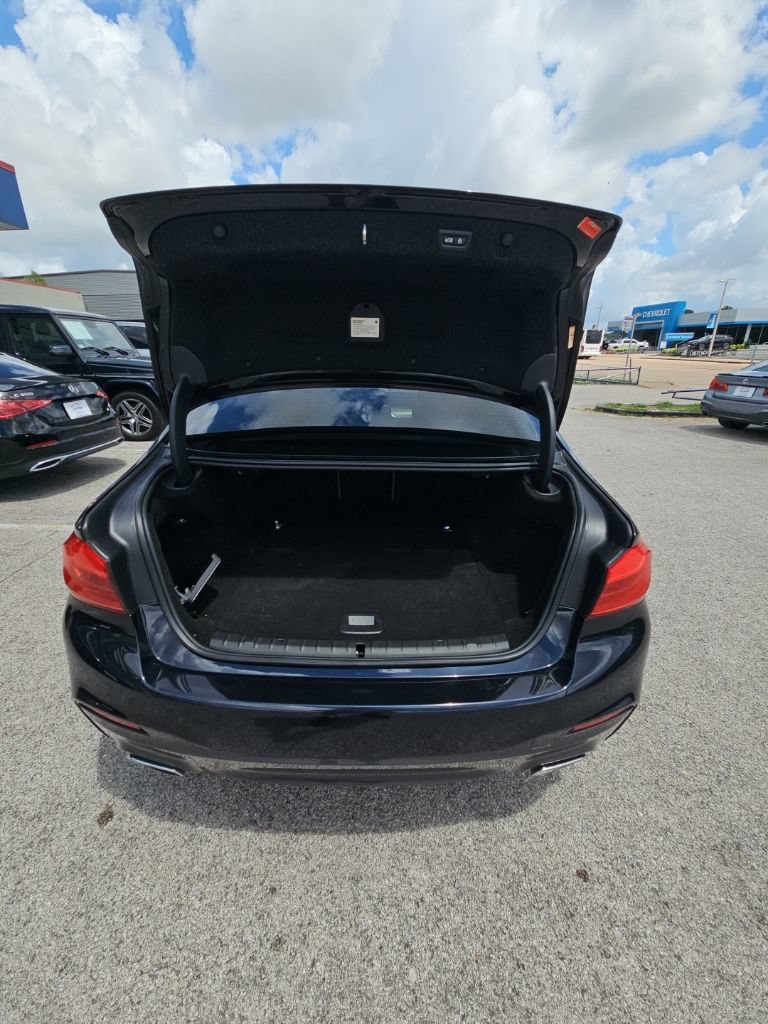 Used 2019 BMW 530e w/ M Sport Package RWD image 23