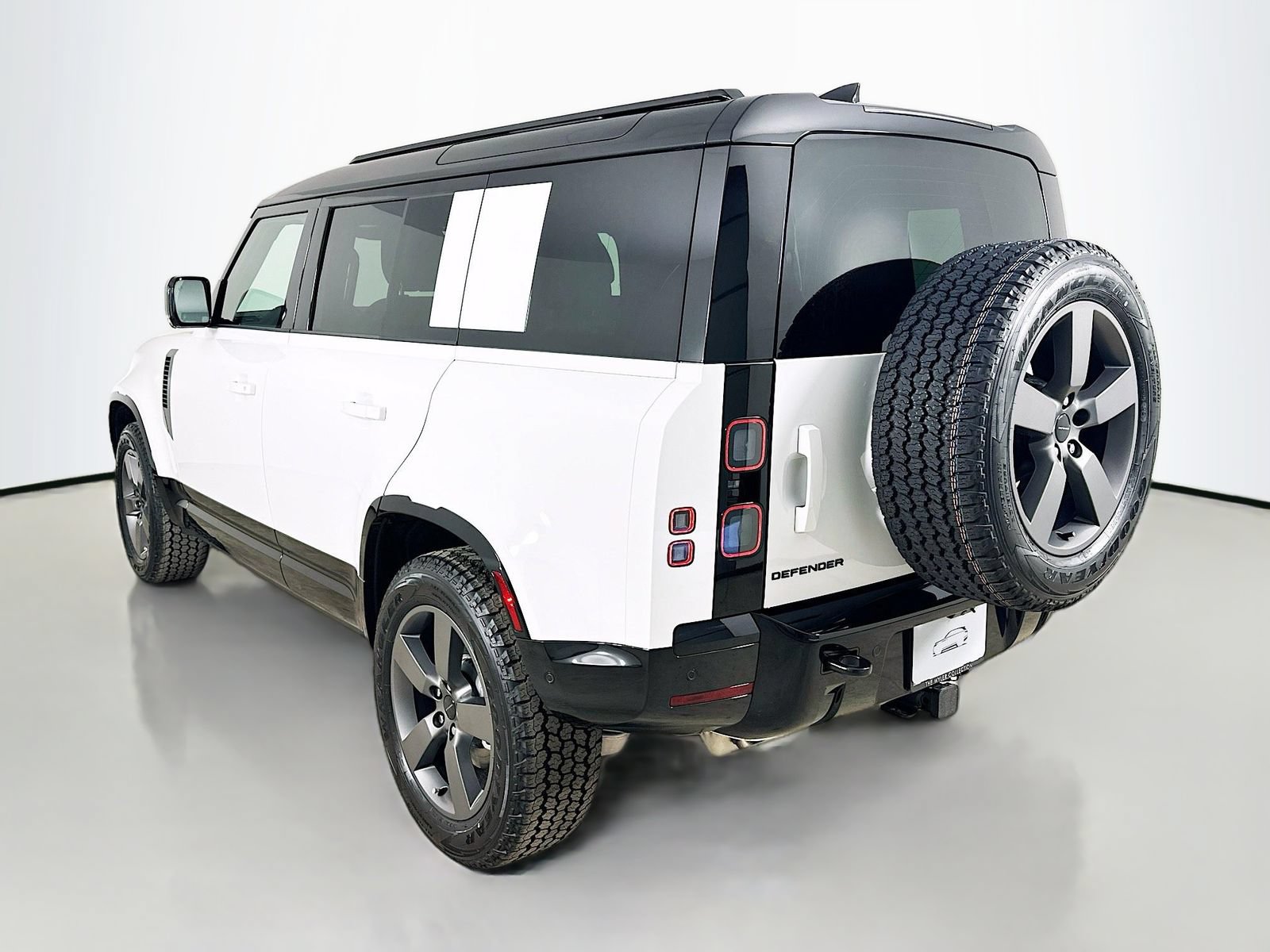 Used 2026 Land Rover Defender 110 X-Dynamic SE AWD/4WD image 7