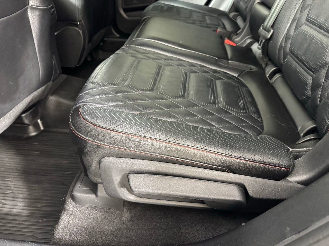 Used 2024 Ford Escape ST-Line Elite w/ Premium Technology Package AWD/4WD image 35