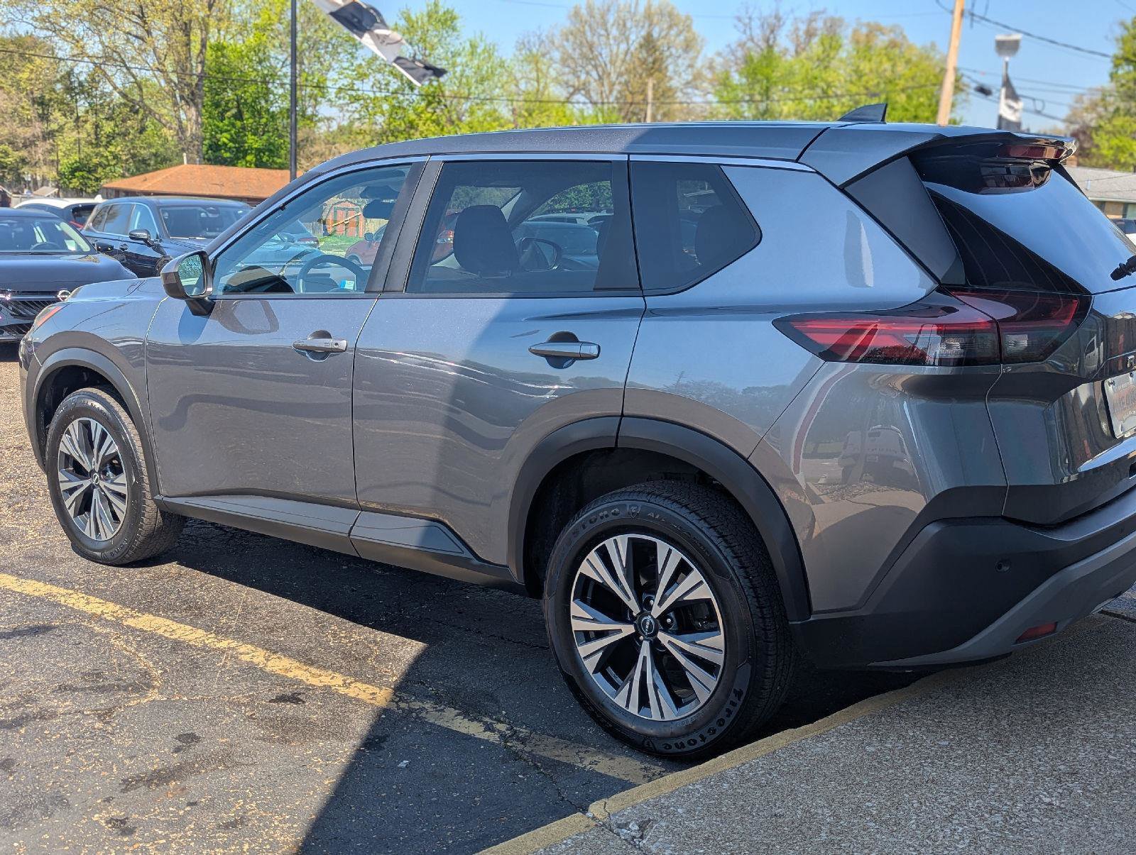 Used 2023 Nissan Rogue SV AWD/4WD image 5