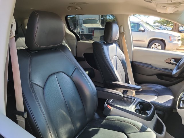 Used 2018 Chrysler Pacifica Touring-L Plus w/ Advanced Safetytec Group FWD image 15