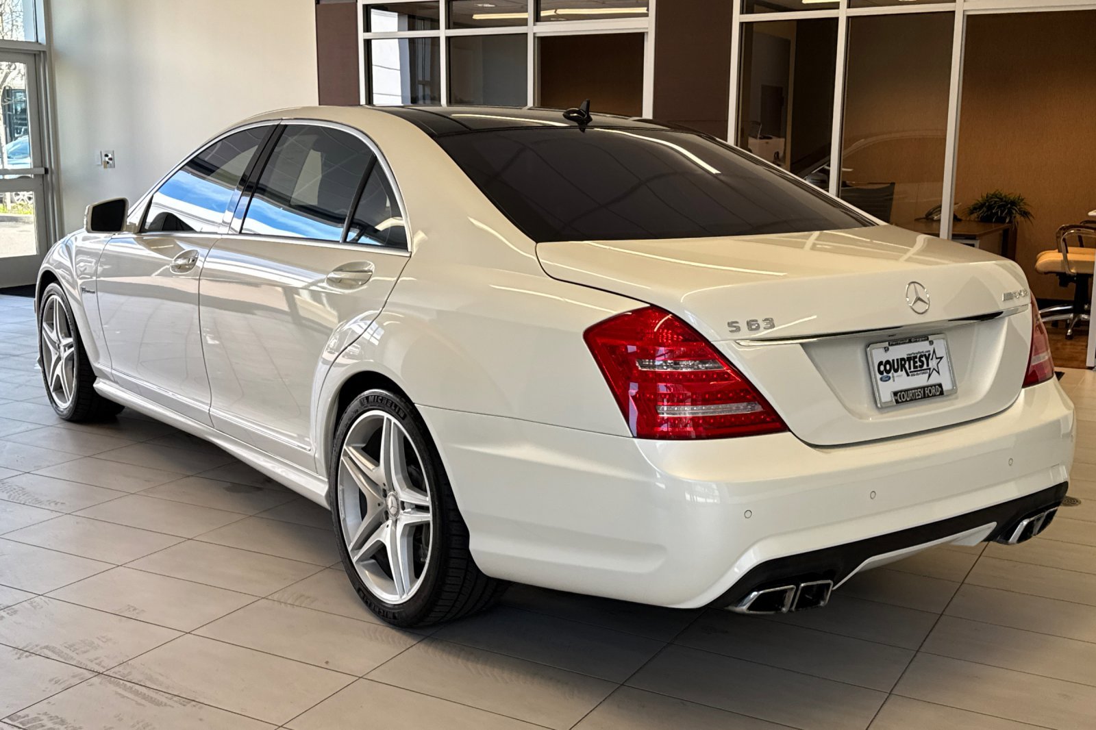 Used 2011 Mercedes-Benz S 63 AMG image 6