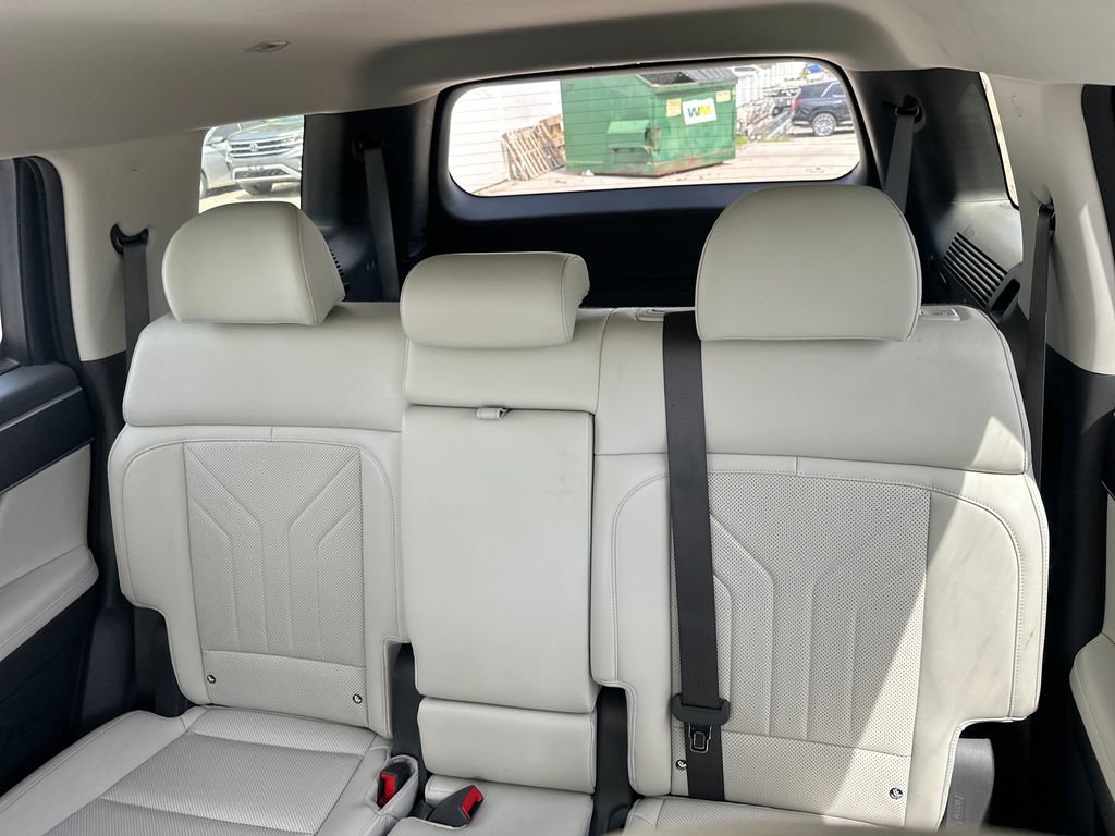 Used 2025 Hyundai Santa Fe SEL FWD image 46