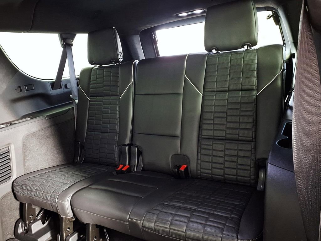 Used 2021 Cadillac Escalade ESV Premium Luxury Platinum image 9