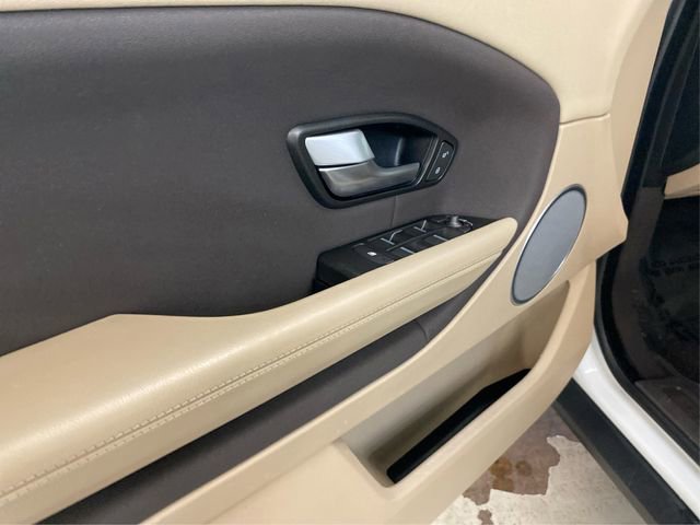 Used 2017 Land Rover Range Rover Evoque SE image 23