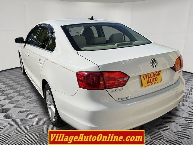 Used 2013 Volkswagen Jetta TDI FWD image 11