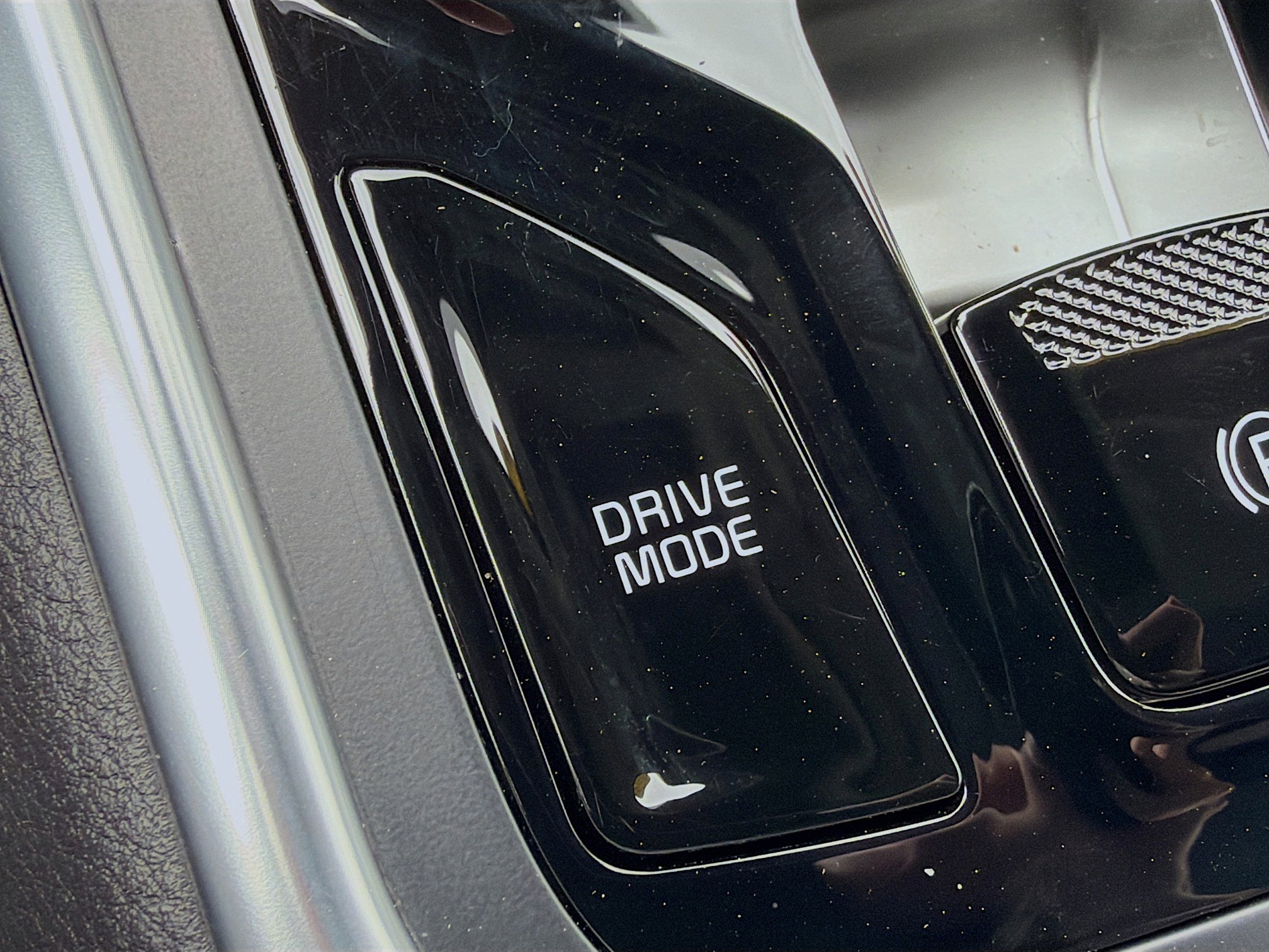 Used 2025 Kia Carnival EX image 46