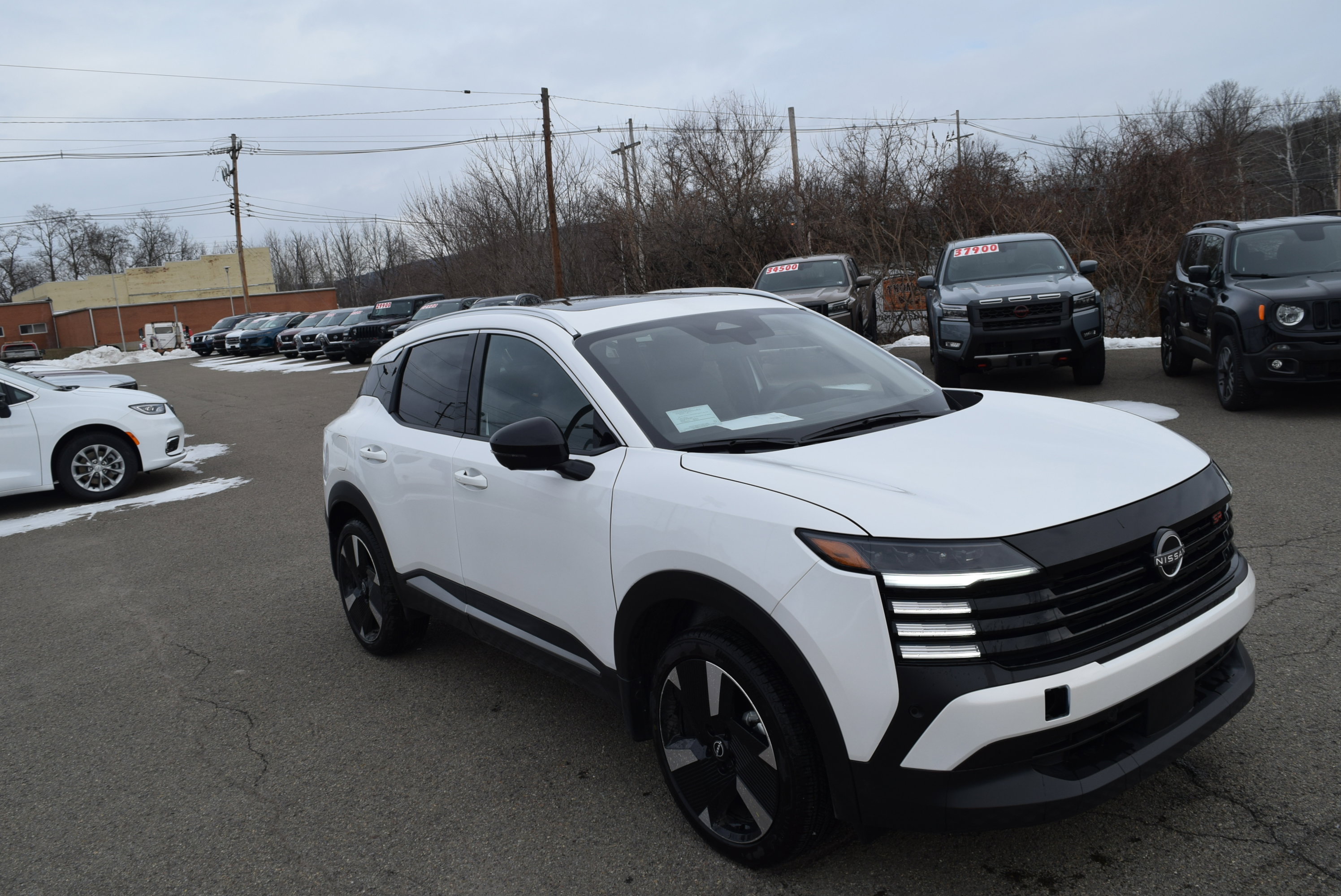 Used 2026 Nissan Kicks SR w/ SR Premium Package image 8