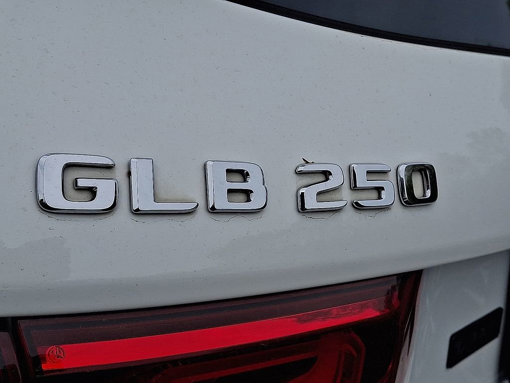 Used 2022 Mercedes-Benz GLB 250 4MATIC image 30
