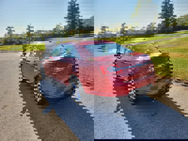 Used 2012 Ford Taurus SEL image 9