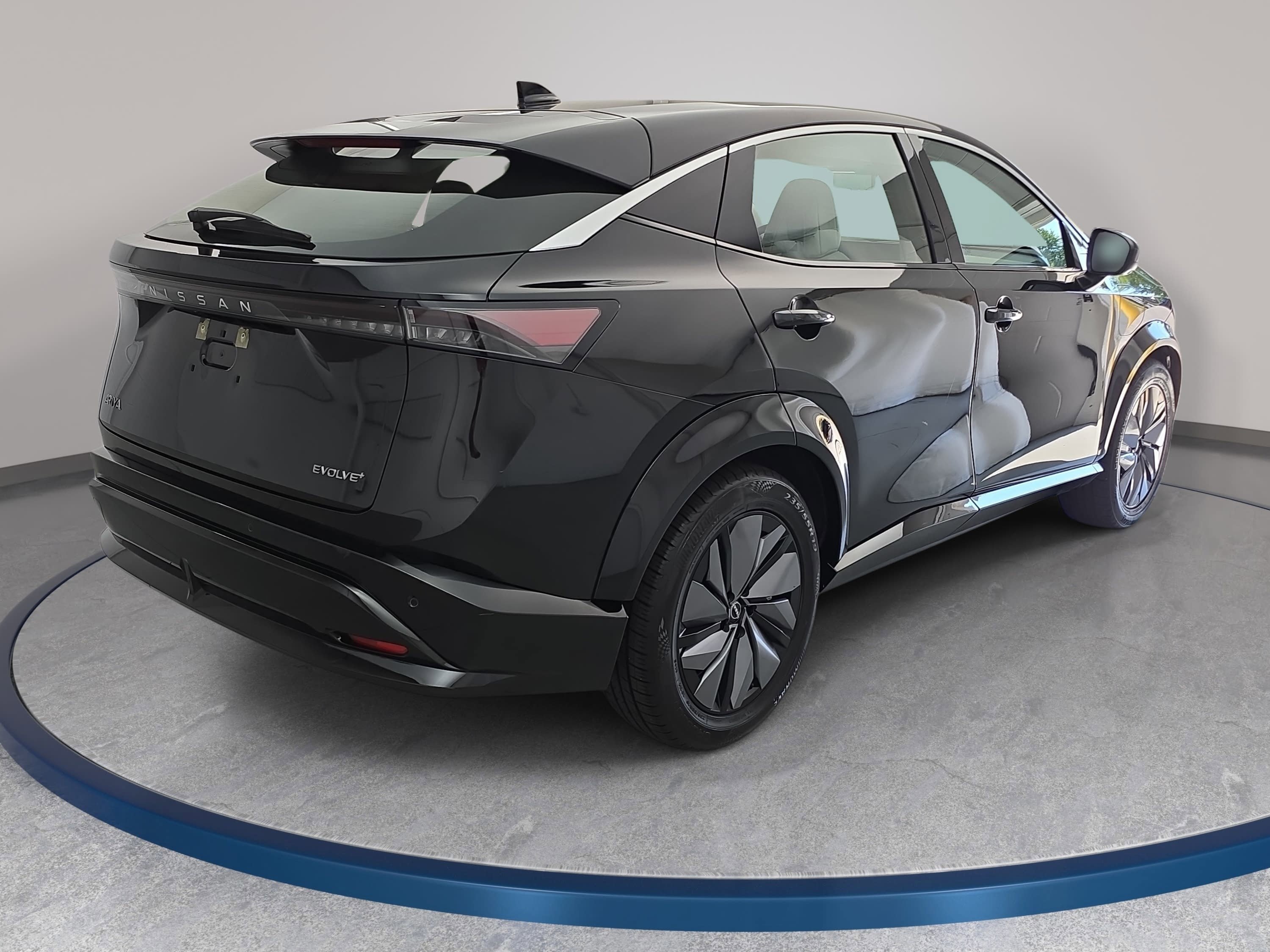 Certified 2024 Nissan Ariya FWD image 5