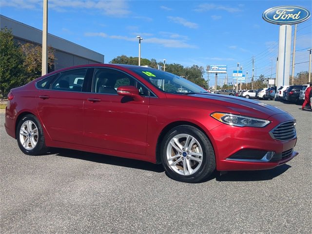 Used 2018 Ford Fusion SE w/ Fusion SE Technology Package image 2