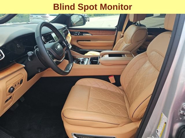 Used 2025 Jeep Grand Wagoneer Series III AWD/4WD image 5