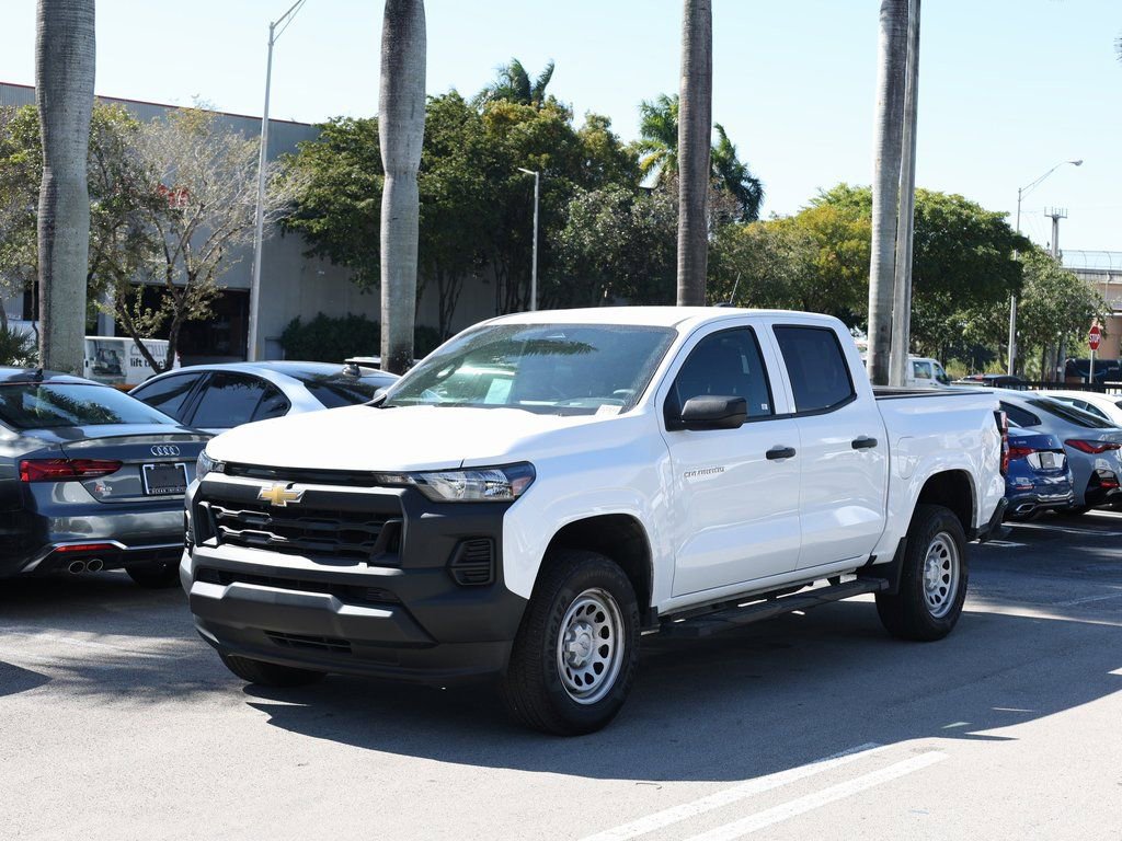 Used 2025 Chevrolet Colorado W/T image 1