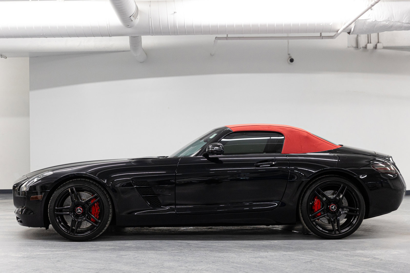 Used 2012 Mercedes-Benz SLS AMG Roadster image 2