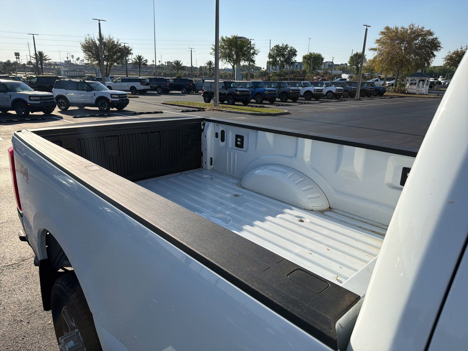 Used 2025 Ford F350 XLT w/ FX4 Off-Road Package image 9