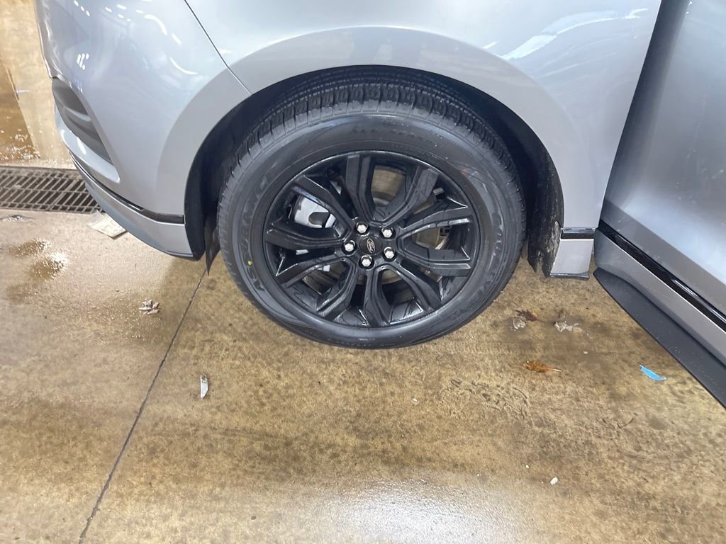 Used 2022 Ford Edge SE w/ Black Appearance Package image 26