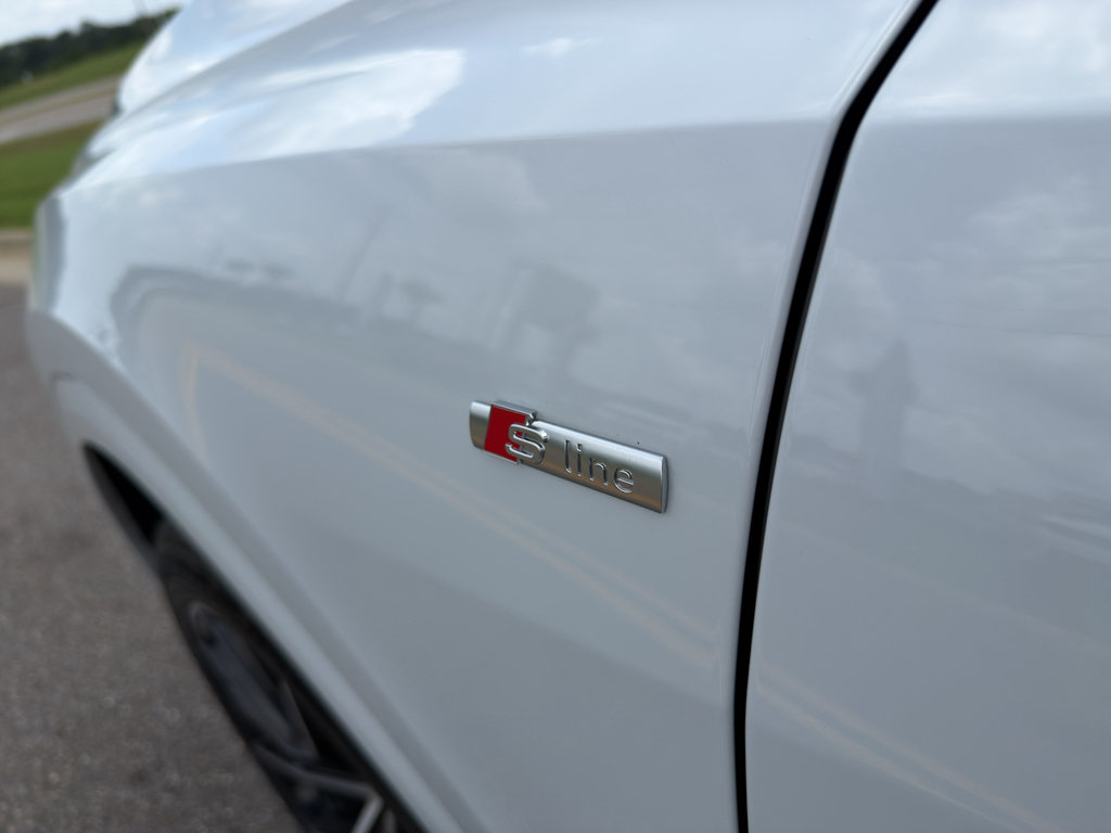 Used 2023 Audi Q8 Premium Plus AWD/4WD image 18