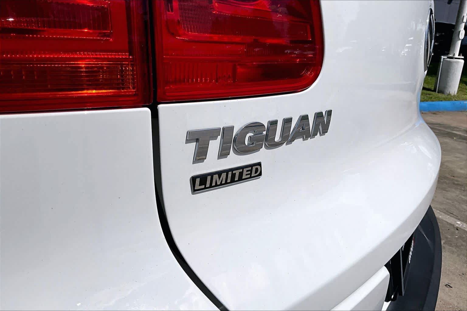 Used 2018 Volkswagen Tiguan Limited w/ Premium Package AWD/4WD image 29