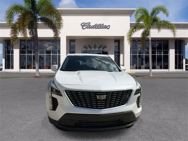 Certified 2023 Cadillac XT4 Luxury w/ Cold Weather Package image 4