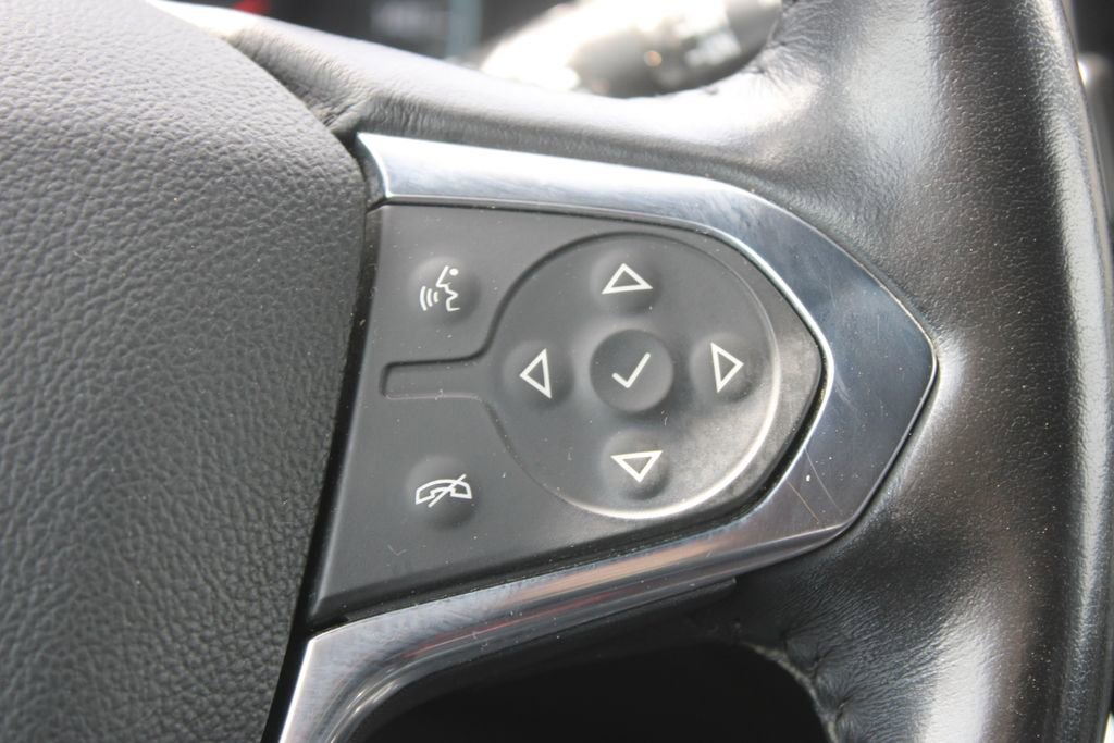 Used 2022 Chevrolet Traverse RS FWD image 37