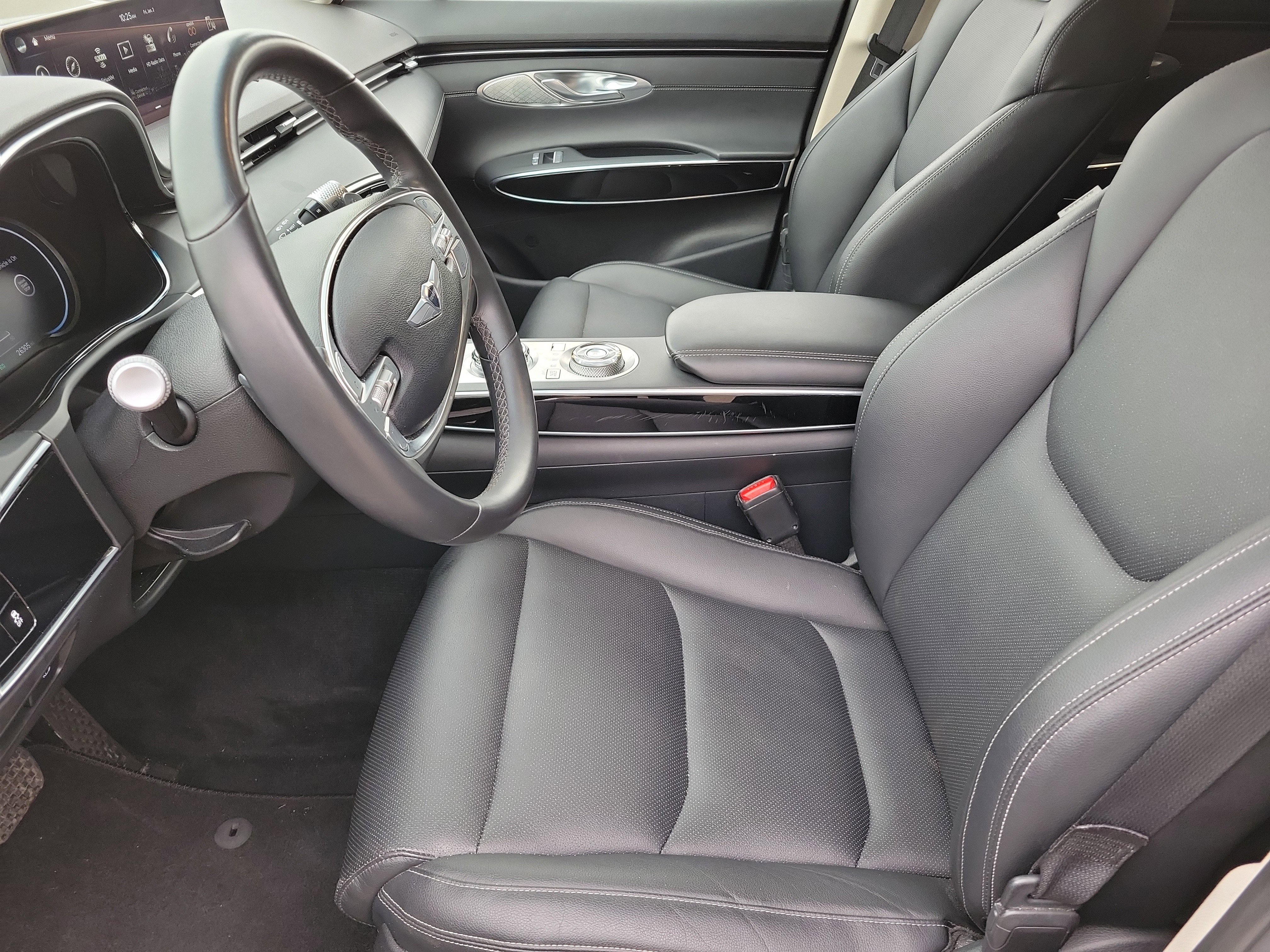 Used 2025 Genesis GV70 2.5T image 3