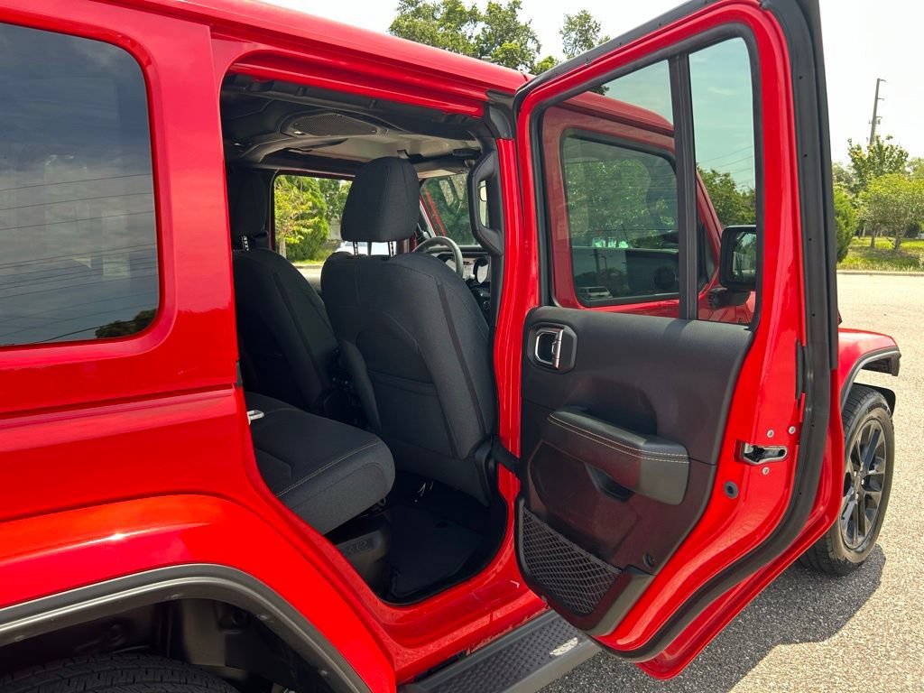 Used 2025 Jeep Wrangler Unlimited Sahara AWD/4WD image 49