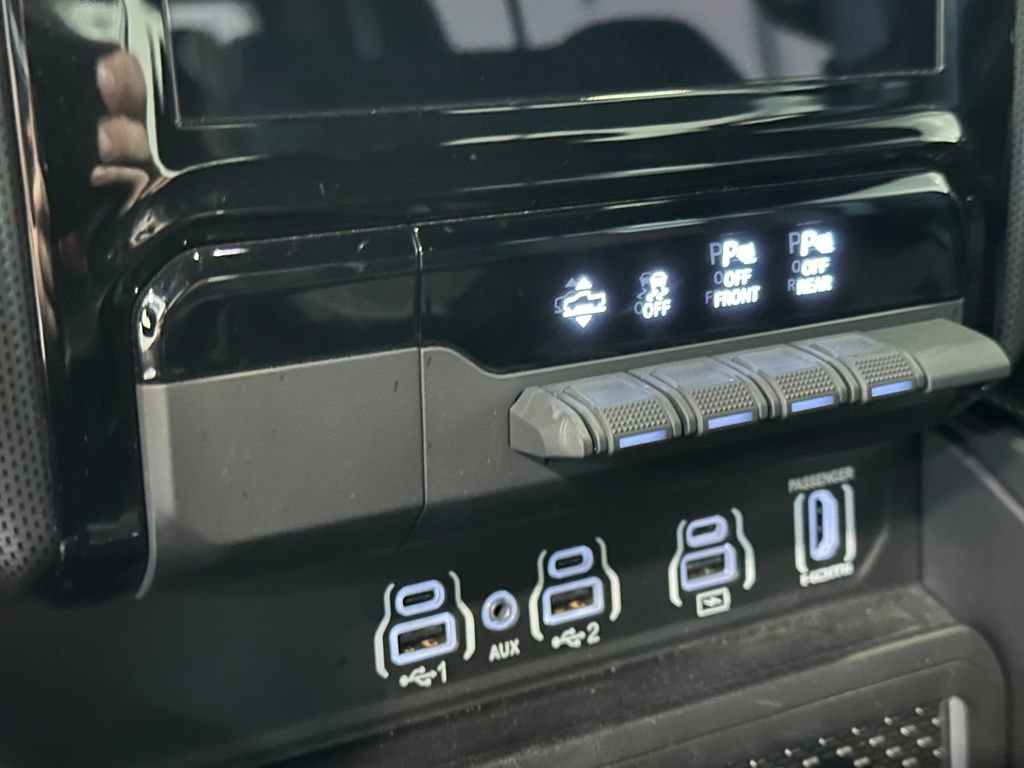 Used 2025 RAM 1500 Limited AWD/4WD image 24