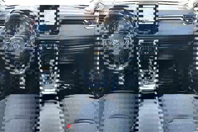 Used 2025 Toyota RAV4 XLE image 15