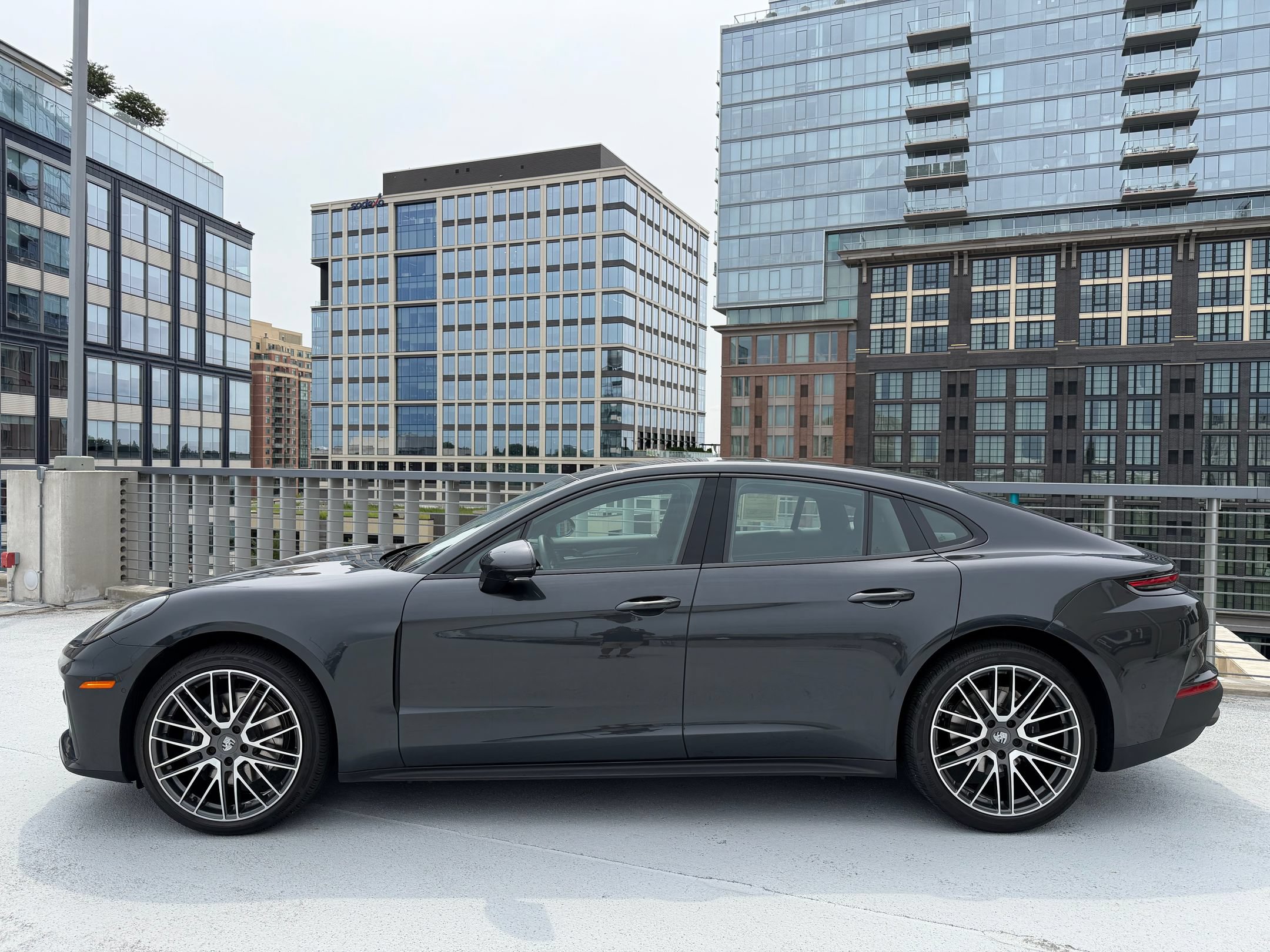 Certified 2024 Porsche Panamera image 2