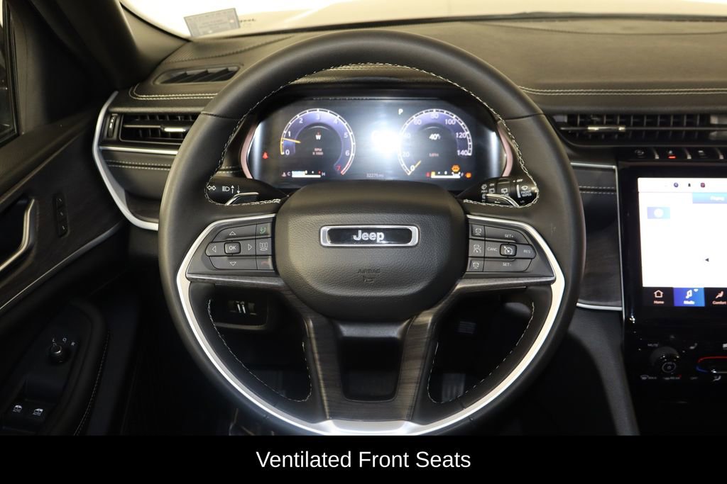Used 2024 Jeep Grand Cherokee Limited w/ Luxury Tech Group II image 27