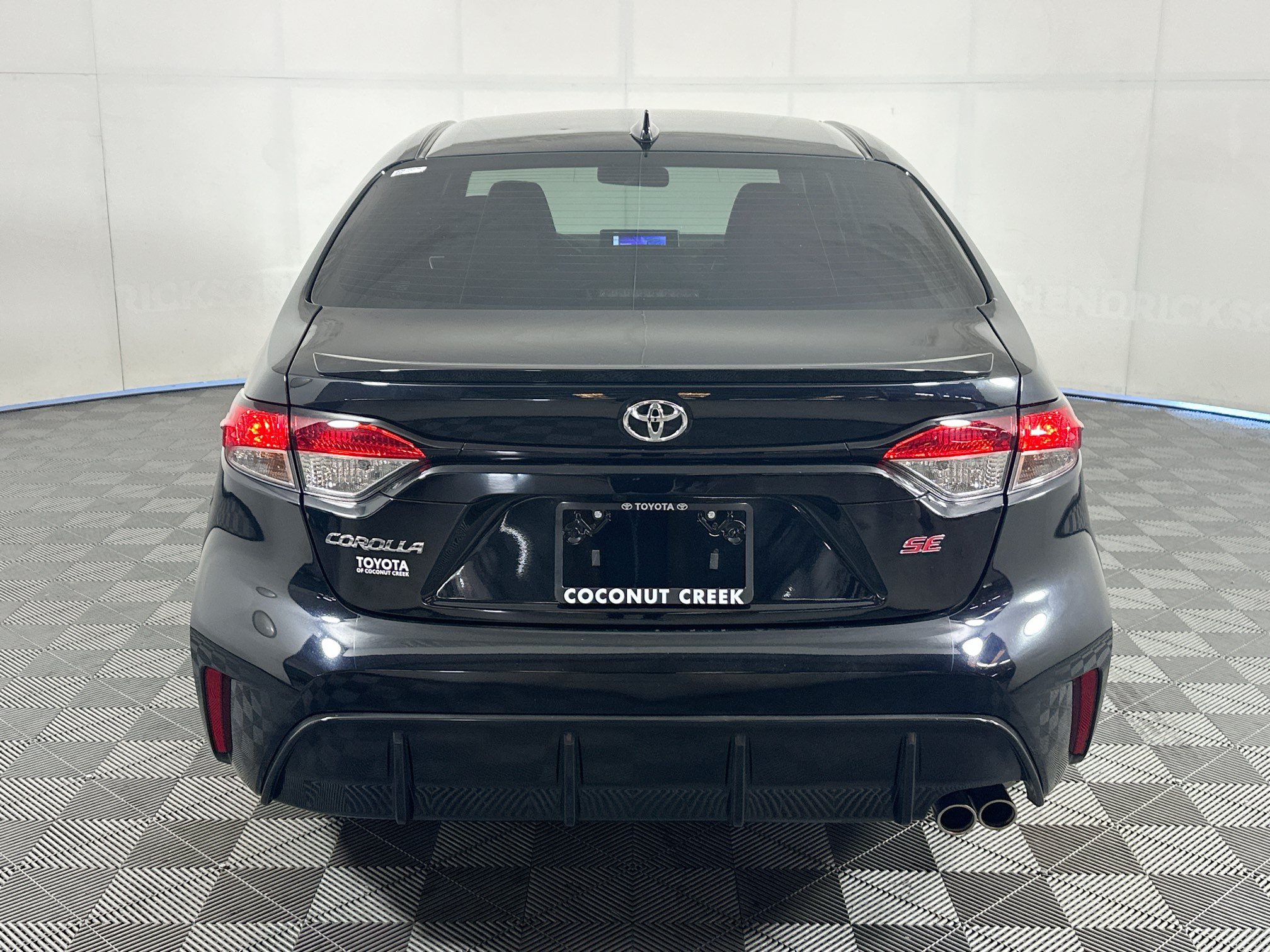 Used 2023 Toyota Corolla SE FWD image 4
