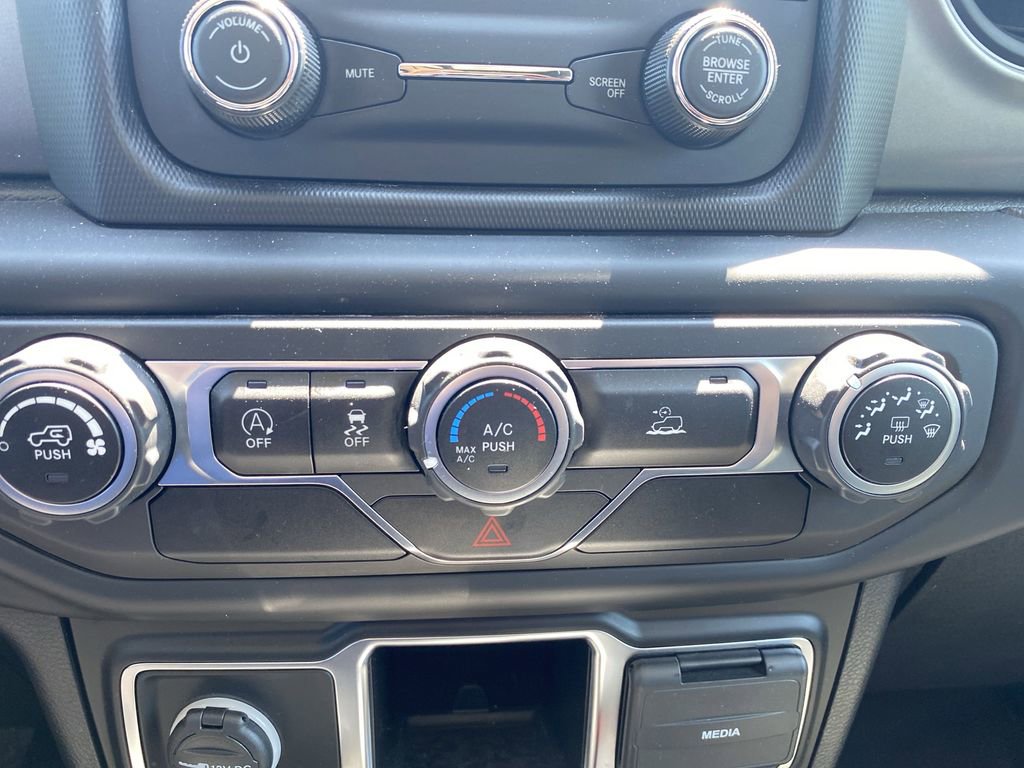 Used 2021 Jeep Wrangler Unlimited Sport image 17