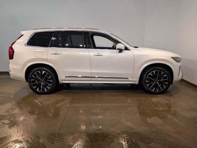 Used 2025 Volvo XC90 B6 Plus image 6