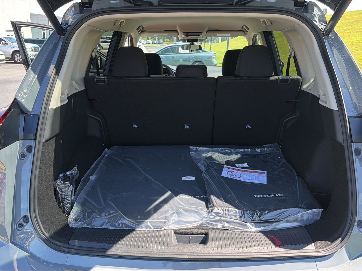 New 2026 Nissan Rogue SV w/ Cold Weather Package FWD image 32