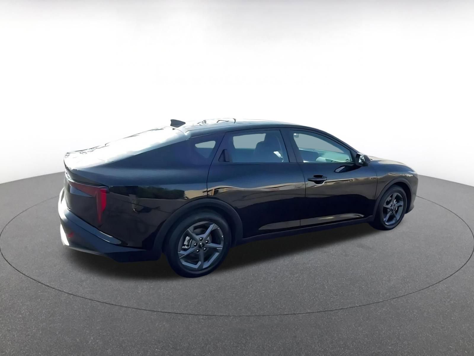 Used 2025 Kia K4 LXS image 15