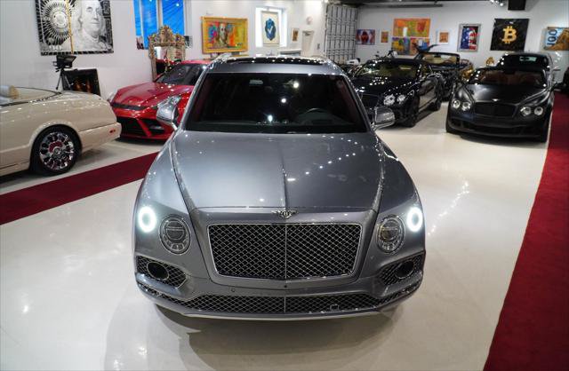 Used 2020 Bentley Bentayga AWD/4WD image 2