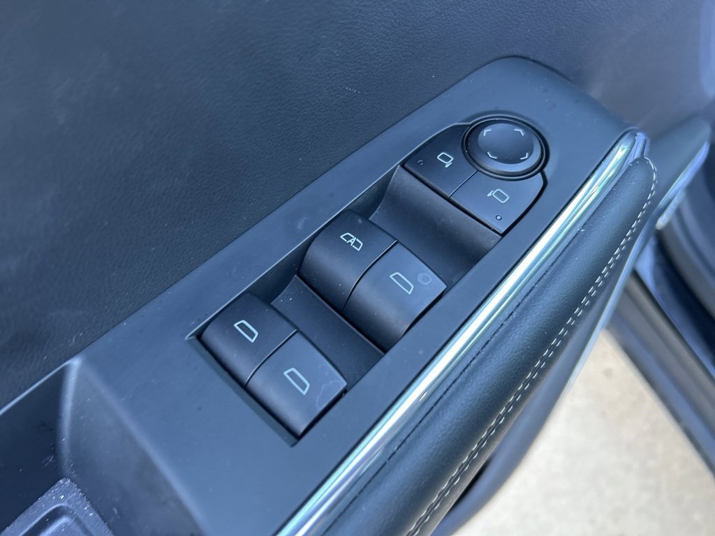 Used 2025 GMC Acadia Elevation image 18