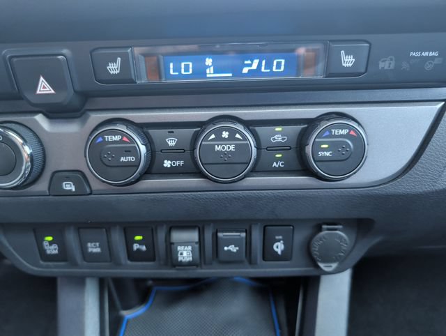 Used 2021 Toyota Tacoma TRD Off-Road w/ TRD Premium Off Road Package AWD/4WD image 20