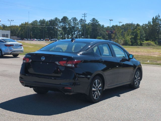 Used 2021 Nissan Versa SV FWD image 3