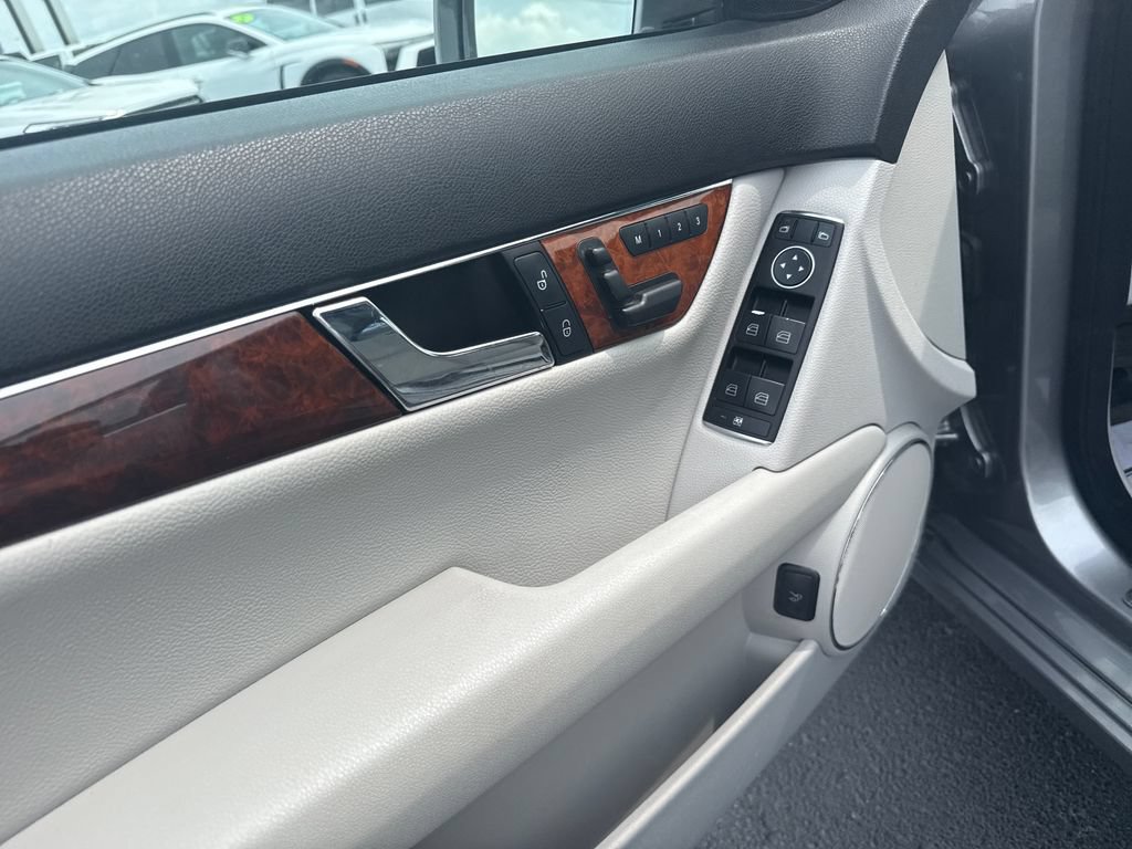 Used 2011 Mercedes-Benz C 300 Sedan image 22