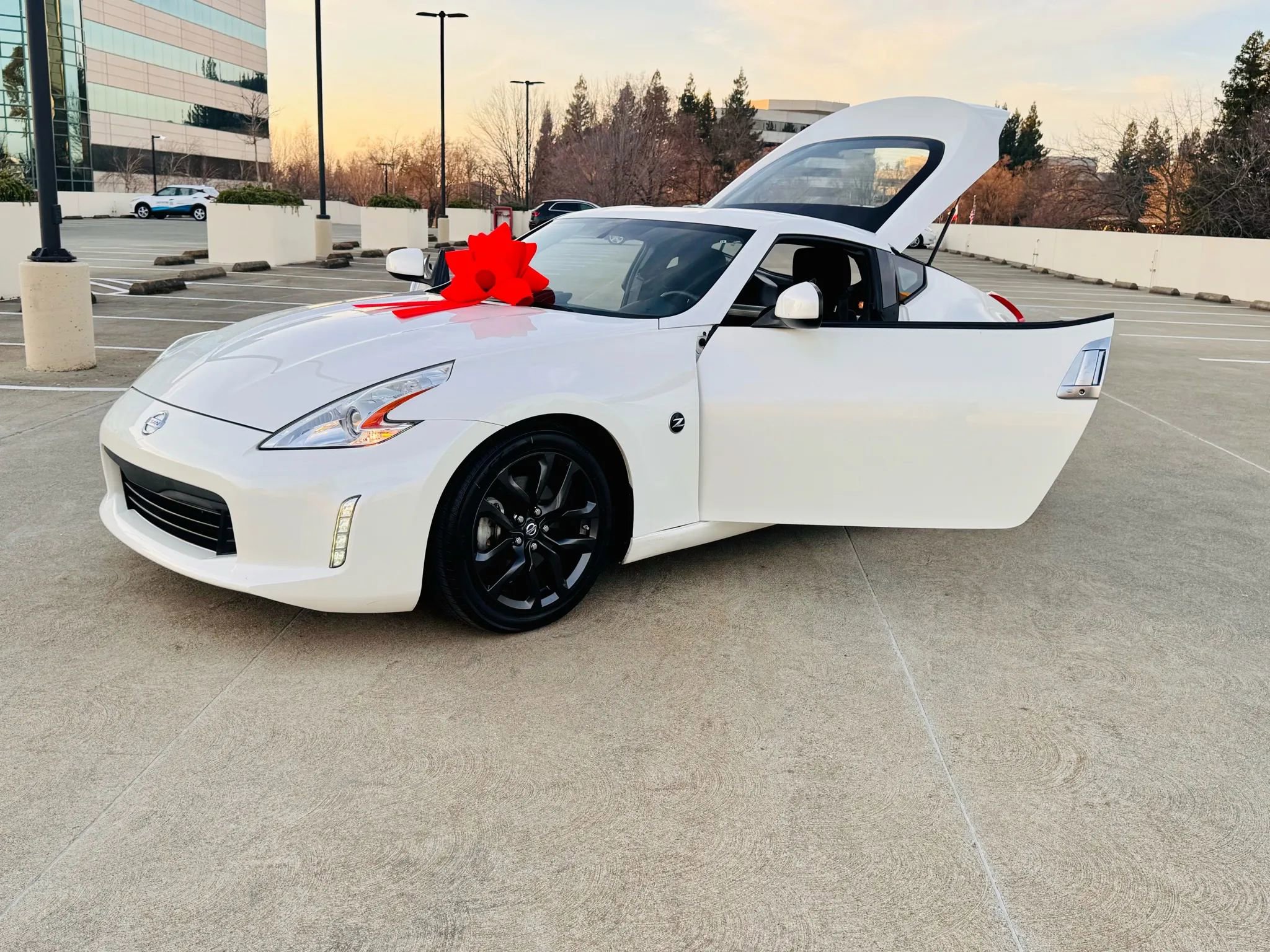 Used 2017 Nissan 370Z Touring image 34