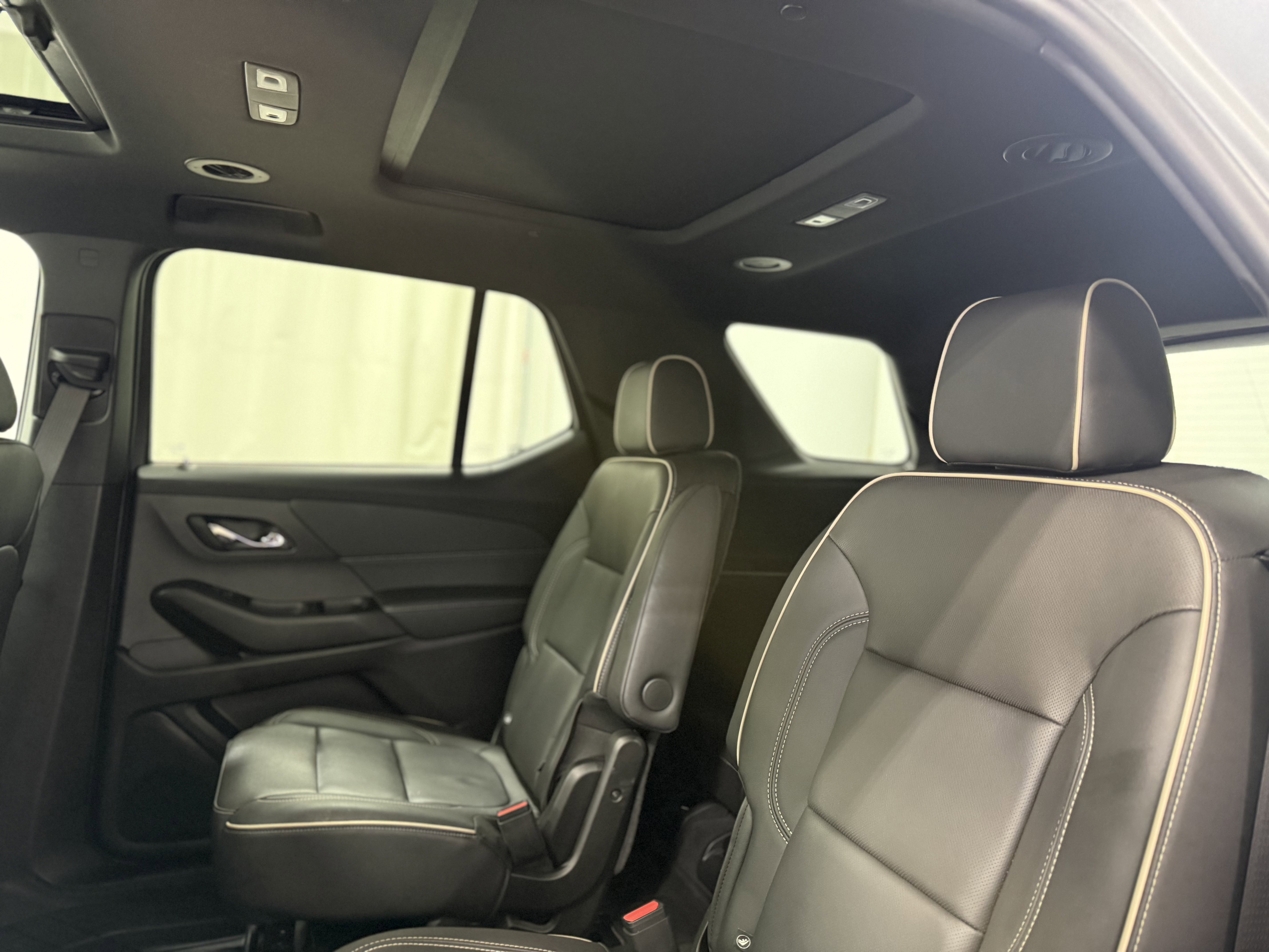 Certified 2023 Chevrolet Traverse Premier w/ Redline Edition image 25