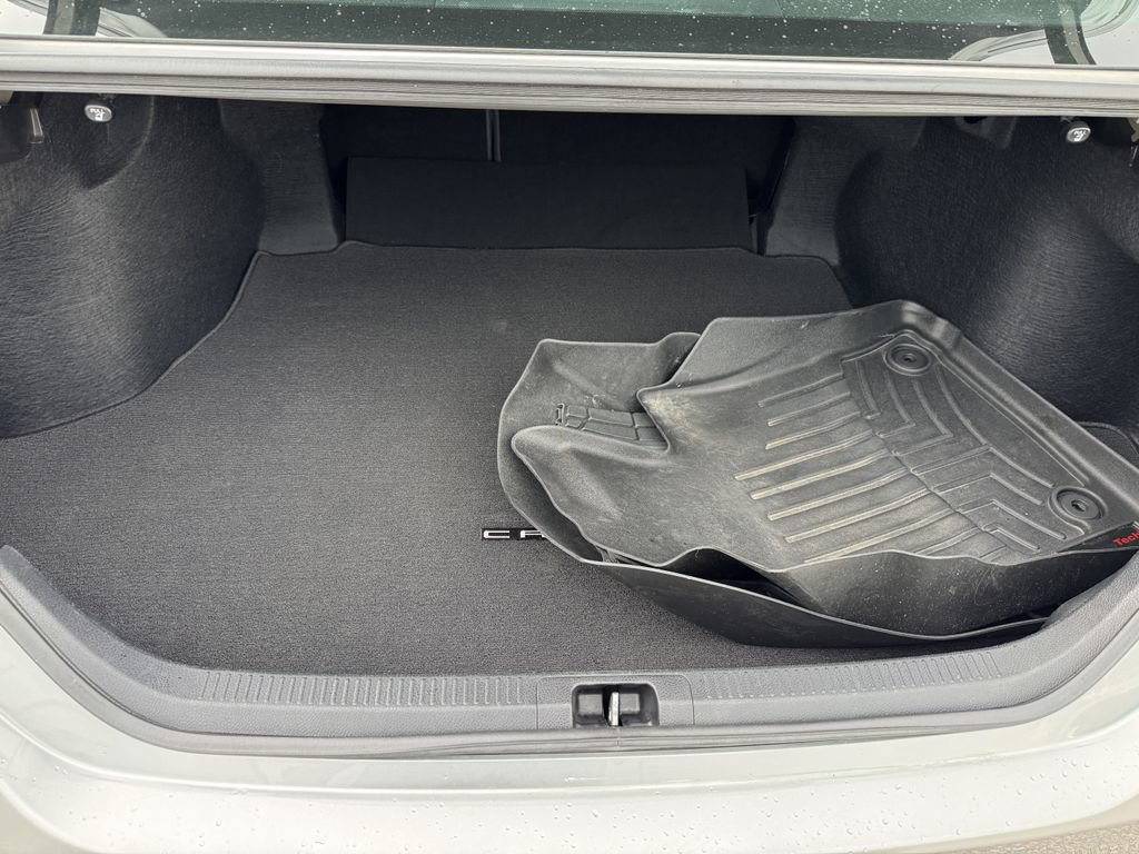 Used 2018 Toyota Camry XLE FWD image 10