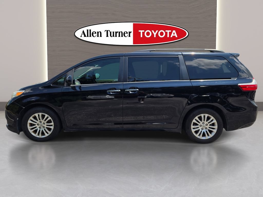 Used 2015 Toyota Sienna XLE w/ XLE Navigation Package FWD image 14