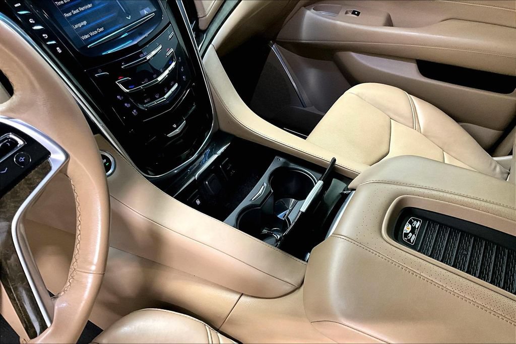 Used 2018 Cadillac Escalade Platinum AWD/4WD image 17