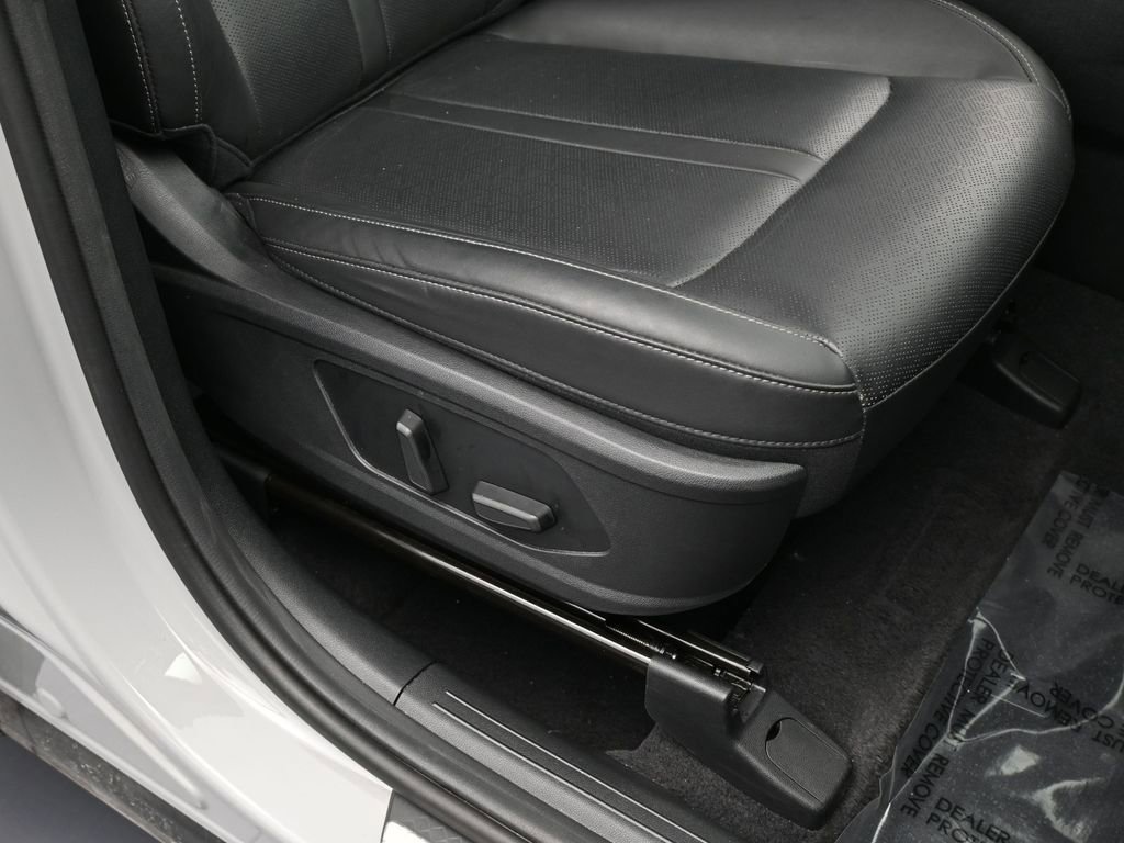 Used 2023 Kia Sorento SX image 48